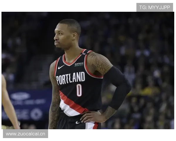 利拉德今天又带着一堆超跑上场了，球场变成他的私人车展了吗？